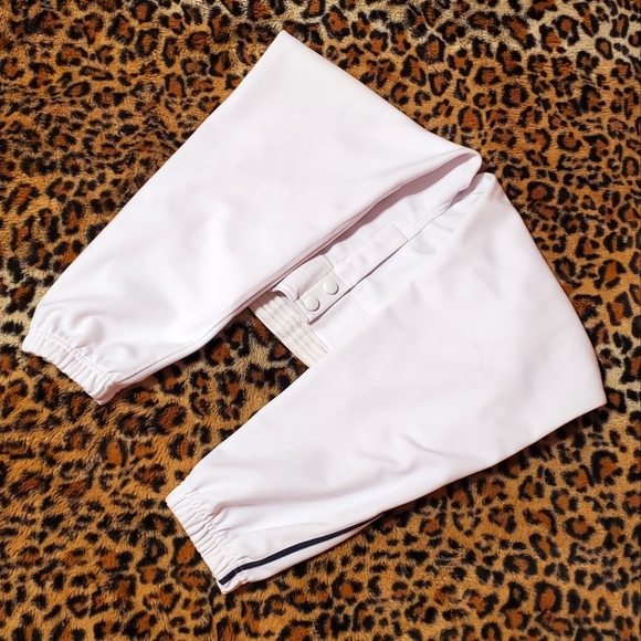 Easton Belted Women's Medium White with Navy Piping Softball Pants - Picture 4 of 5